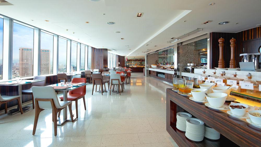 The Landis Taichung Hotel Exterior foto The Club Lounge at KLIA