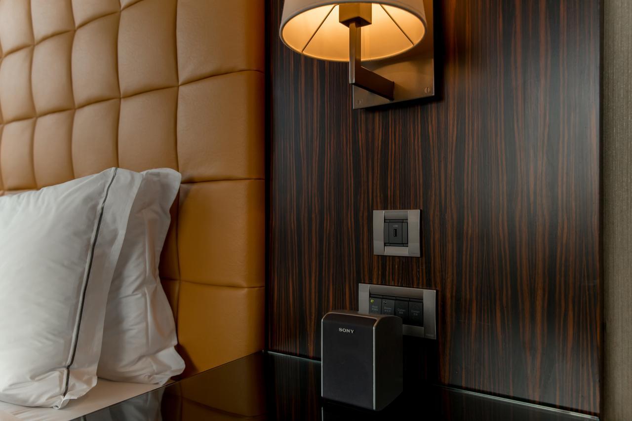 The Landis Taichung Hotel Exterior foto A wall-mounted light switch
