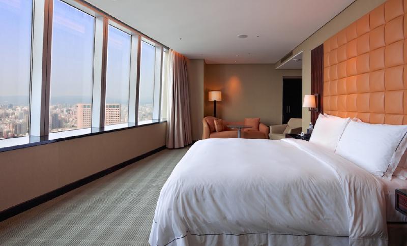 The Landis Taichung Hotel Exterior foto A bedroom at the hotel